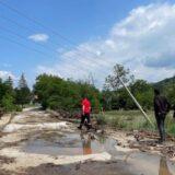 Nevreme u Gornjem Milanovcu pričinilo veliku štetu: Putna infrastruktura u prekidu, dva mosta porušena 6