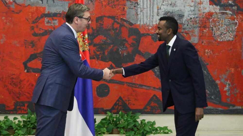 Vučić i ambasador Somalije: Biće povećan broj stipendija za somalske studente u Srbiji 1