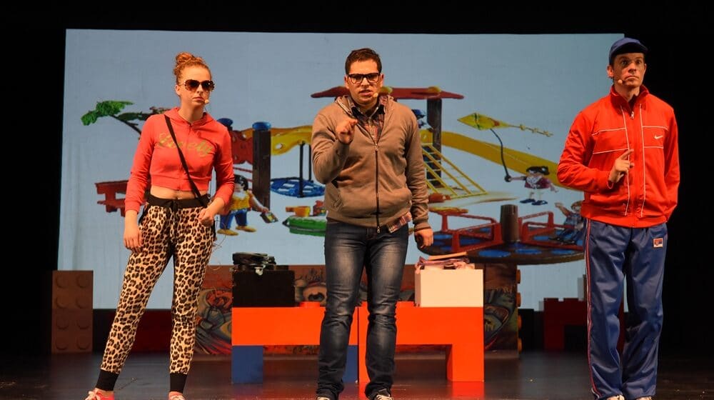 Komedija "Dok te ja hranim i oblačim", u režiji Olje Đorđević, u petak, 10. juna, na Velikoj sceni Madlenianuma 1