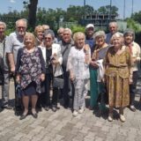 Školu shvatali ozbiljno, izlazili na korzo a park je bio za ljubav: Sećanje maturanata Kragujevačke gimnazije na proslavi 65 godina mature 4