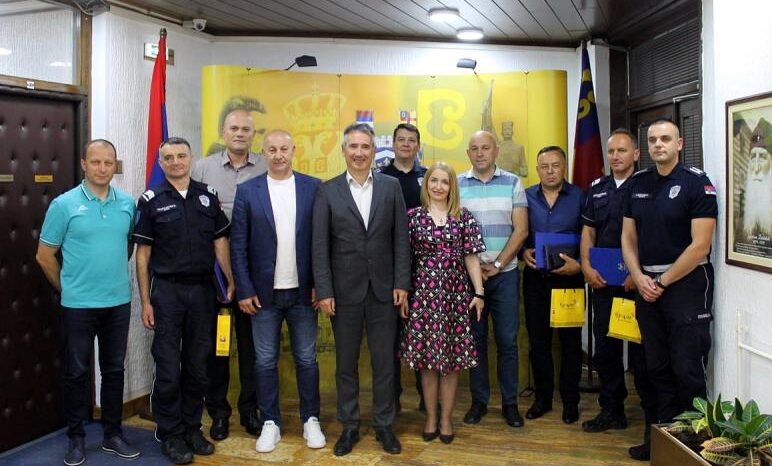 Nagrađeni policajci na prijemu kod gradonačelnika Vranja 1