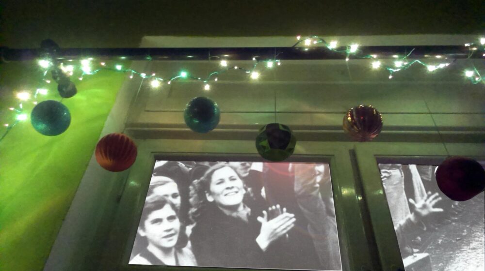 Napadnut Društveni centar “Oktobar”: Grupa muškaraca udarala vrata i prozore 1