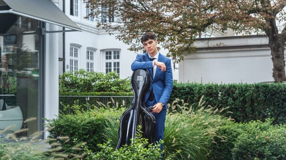 Istorijski uspeh violončeliste Petra Pejčića na prestižnom takmičenju “Kraljica Elizabeta” 1