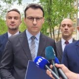 Petković za Pink: Čista izmišljotina da je postignut dogovor o tablicama, zvao me Vučić i pitao o čemu se radi 11