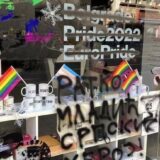 Četrnaest napada na Prajd info centar za policiju i tužilaštvo nije krivično delo, a na bacanje jaja na Mladićev mural odmah reagovali 3