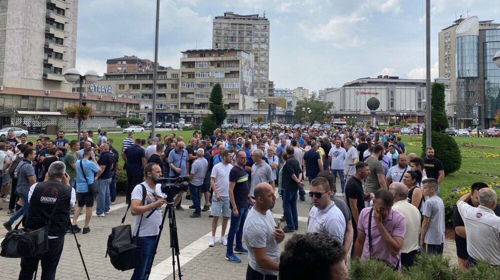 Radnici Fijata za ponedeljak najavili blokadu ulaza u Kragujevac 1