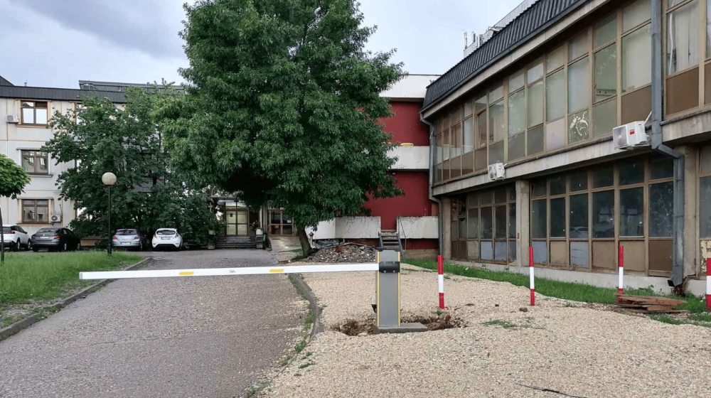 Rampa na Klinici za neorologiju UKC Kragujevac ometa dolazak teško pokretnih pacijenata na preglede 1