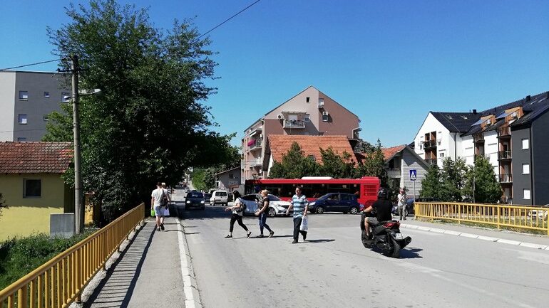 Valjevo: Raspisan tender za postavljanje semafora na raskrsnici Sinđelićeve i Pasterove 1