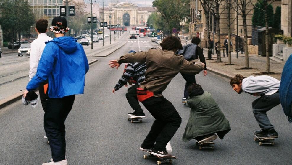 Sirovo, iskreno i autentično, umetničkim sjedinjavanjem koncipiran je Najkraći samit 1