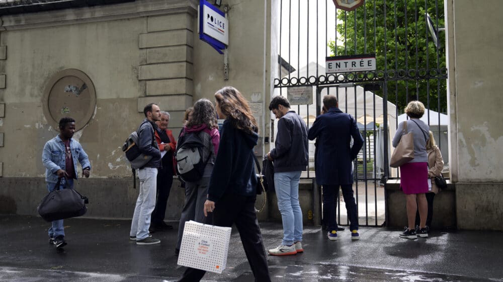 U Francuskoj do podne oko 18 odsto birača glasalo u prvom krugu parlamentarnih izbora 1