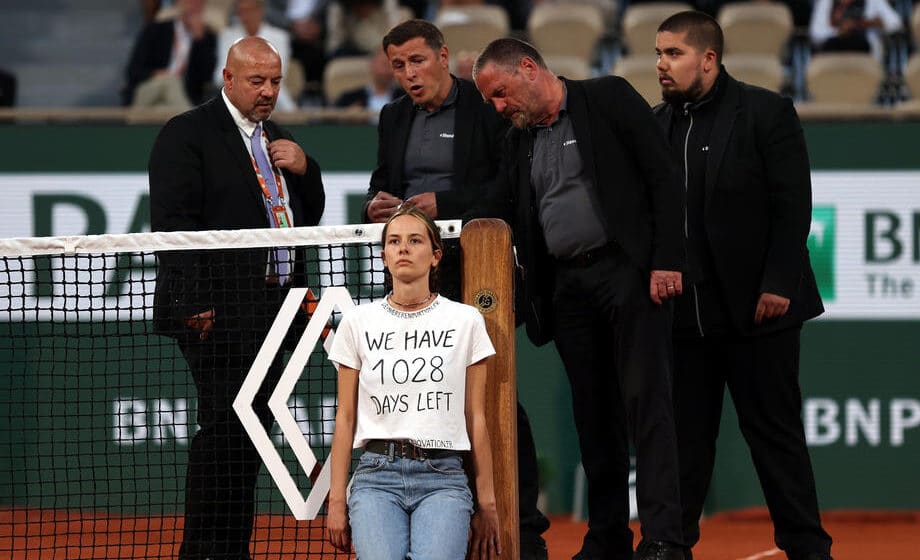 Ekološka aktivistkinja prekinula polufinale Rolan Garosa (VIDEO) 1
