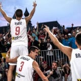 “Momci iz kraja” haraju planetom 7