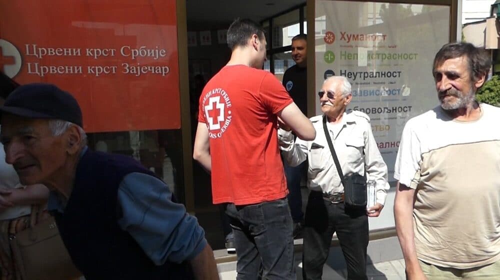 Crveni krst Zaječar obezbedio jednokratnu novčanu pomoć u iznosu od 10.000 dinara za korisnike narodne kuhinje 1