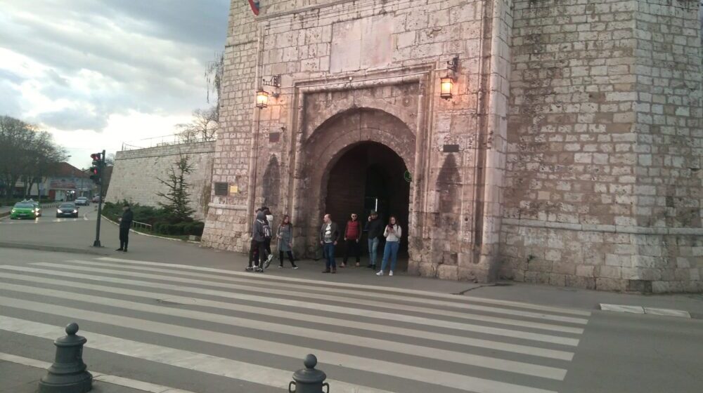 Niški opozicioni poslanici otvaraju kancelarije za građane, dok njihove kolege iz vlasti kažu da su one “marketinški potez” 1