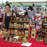 Krstići, treća generacija pčelara iz Lazareva 1