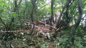 Aktivisti iz Majdanpeka proveli drugu noć na "Starici" protiveći se da Ziđin minira planinu 2 Aktivisti iz Majdanpeka proveli drugu noć na "Starici" protiveći se da Ziđin minira planinu 2