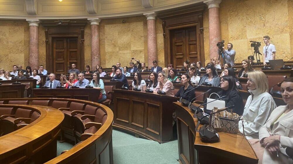 Nasilje na internetu doživelo dve trećine srednjoškolaca i svaki drugi osnovac 1