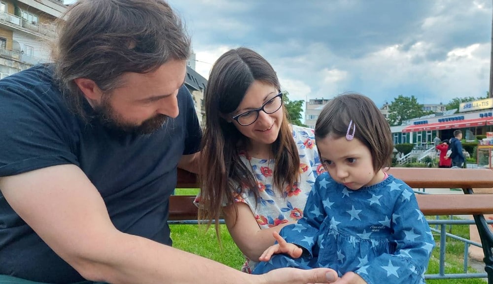 Zaječarci u Čikagu organizovali "Zaječarijadu", pa skupljeni novac doneli u rodni grad za lečenje male Lenke 3