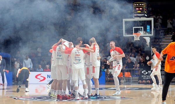 Novo saopštenje Crvene zvezde: Ko je ulazio u sudijsku svlačionicu? Zašto u izveštaju nema bacanja kesa sa pljuvačkom, transparenta protiv Kalinića...? 1