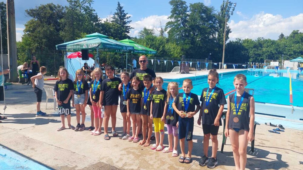 Zrenjaninski plivači Proletera na Karnevalu plivanja odneli 96 medalja 1