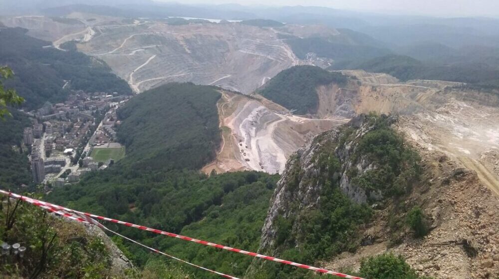 Aktivisti iz Majdanpeka proveli drugu noć na "Starici" protiveći se da Ziđin minira planinu 1