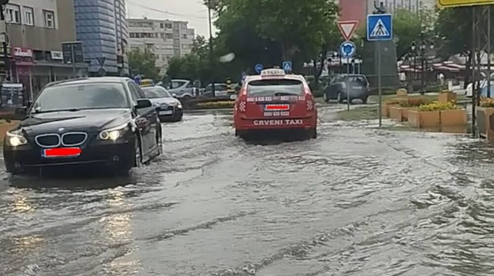 Zaječar na vodi: Jaka kiša poplavila centralne ulice 1