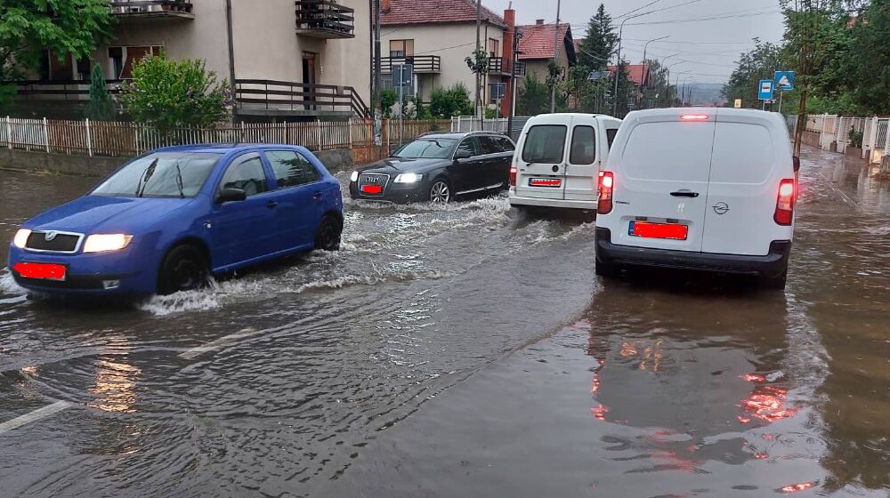 Jako nevreme pogodilo Zaječar: Deo ulice Ivana Milutinovića opet pod vodom 1
