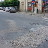 Stanari ulice u centru Zaječara nedeljama čekaju da neko postavi asflat 15