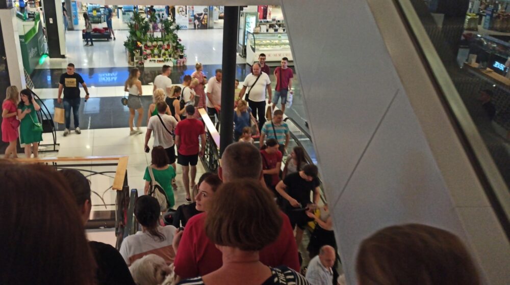 Dojava o bombi u Tržnom centru Stadion u Beogradu 1