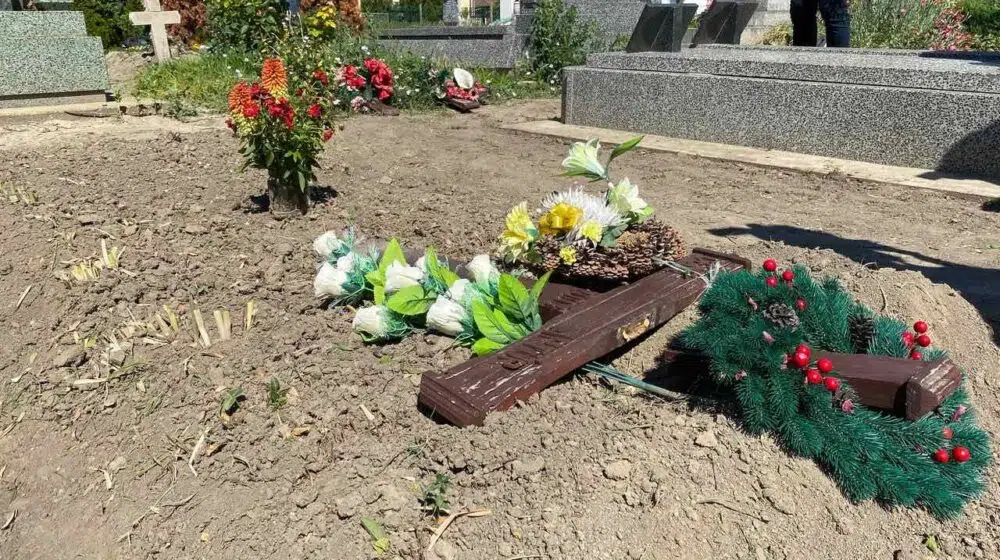 Kancelarija za KiM: Oskrnavljeno pravoslavno groblje u Skulanevu kod Lipljana 11