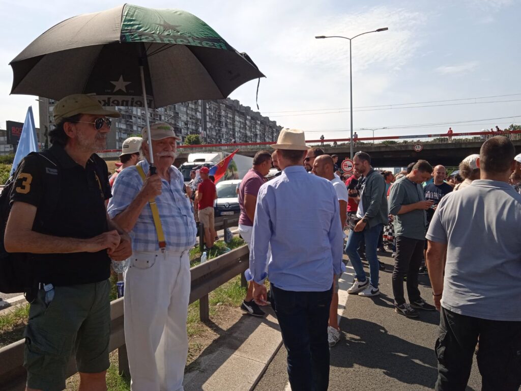 Završen protest radnika Fijata kod Sava Centra, sastanak sa Vučićem u subotu u 9 (FOTO, VIDEO) 3