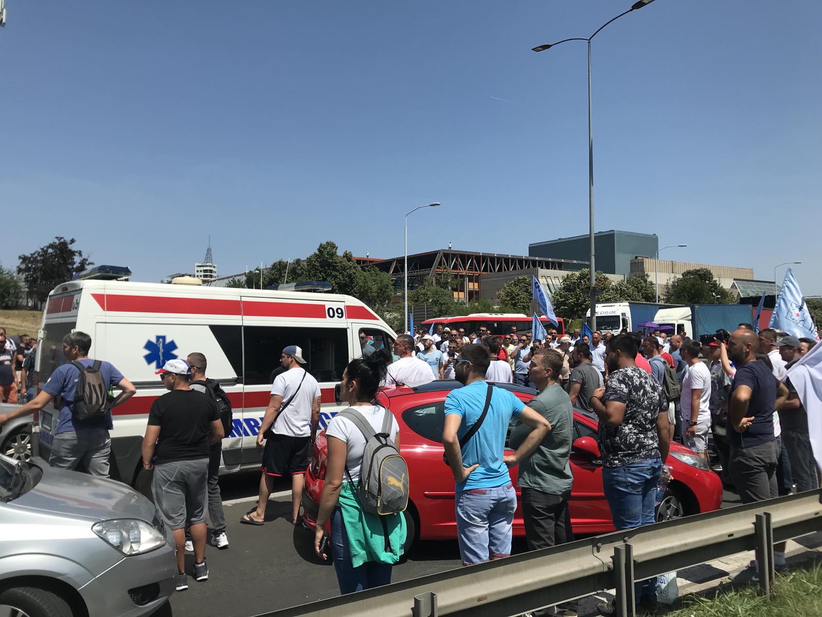 Završen protest radnika Fijata kod Sava Centra, sastanak sa Vučićem u subotu u 9 (FOTO, VIDEO) 9