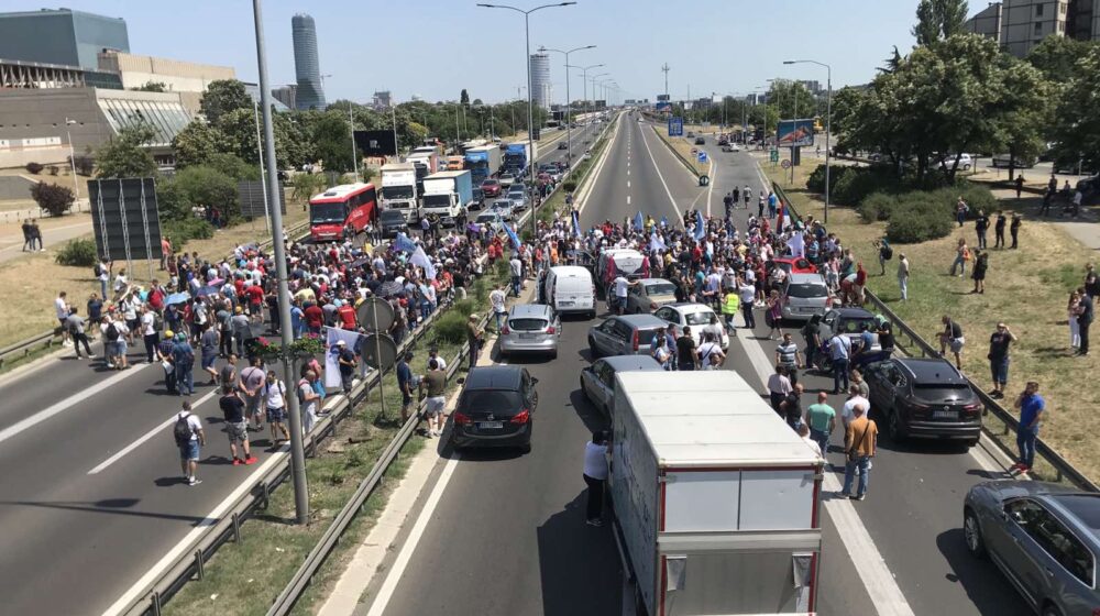 Dan posle blokade Beograda: Radnici Fijata veruju da će postići dogovor sa  Vučićem 1