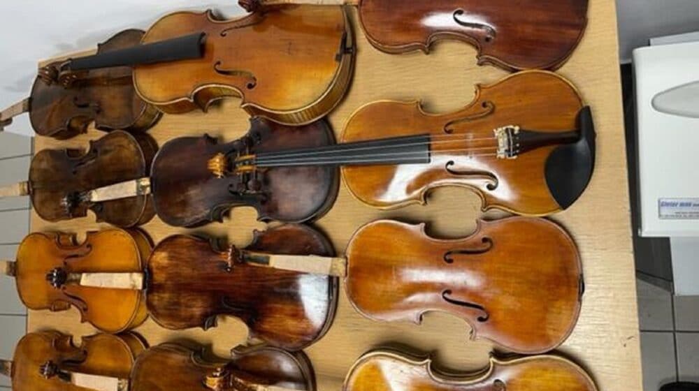 Pokušan šverc violine stare 150 godina 1