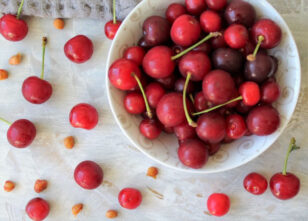 Recept nedelje: Višnjevača - liker od višanja 2