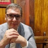 Vučić: Verovali ili ne, prvi put mi ne radi telefon, pa ću sutra govoriti o gorućim temama 12