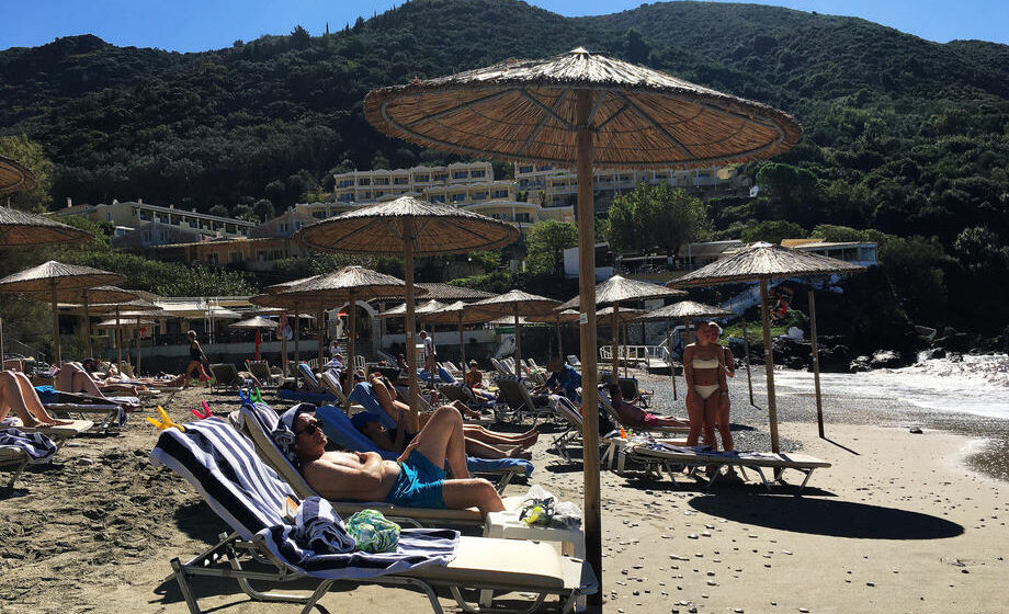 Letovanje u Grčkoj: Smeštaj za porodicu od 300 evra pa naviše, kafa 2,5, giros od 3,5 do četiri evra 1