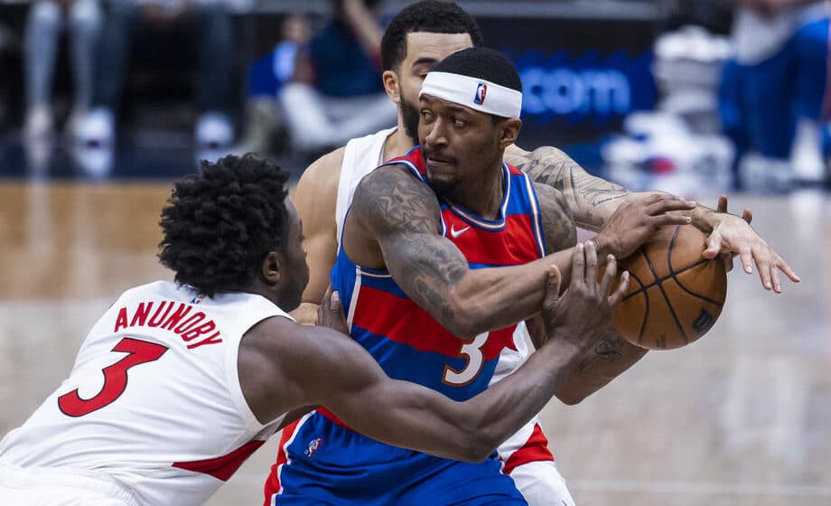 Trejd koji bi vratio Lejkerse u borbu za prsten: Bredli Bil za Rasela Vestbruka 1