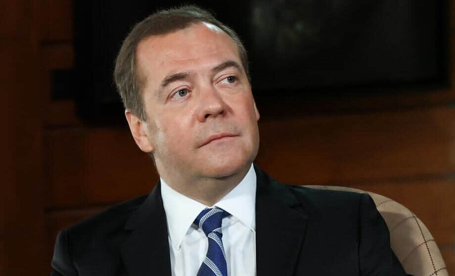 Nakon pretnji nuklearnim štitom, Medvedev sada “briše Ukrajinu sa mape” 1