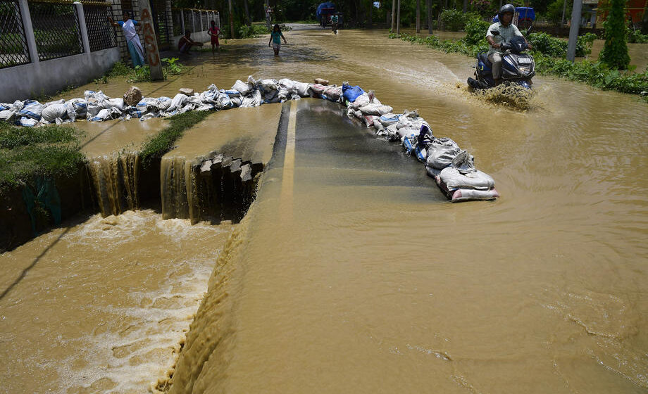 Milioni ljudi pogođeni poplavama u Indiji i Bangladešu 1