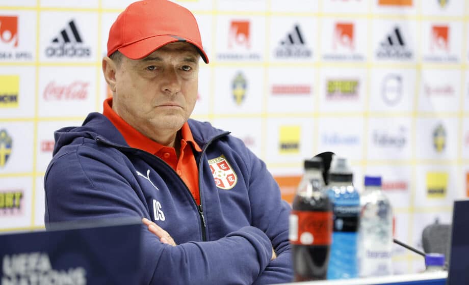 Piksi s osmehom ispratio igru u Stokholmu 1