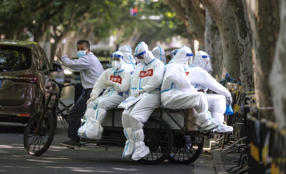 U Kini hiljade mrtvih dnevno od kovida, tvrde britanski stručnjaci: SAD želi da testira otpadne vode iz aviona 1