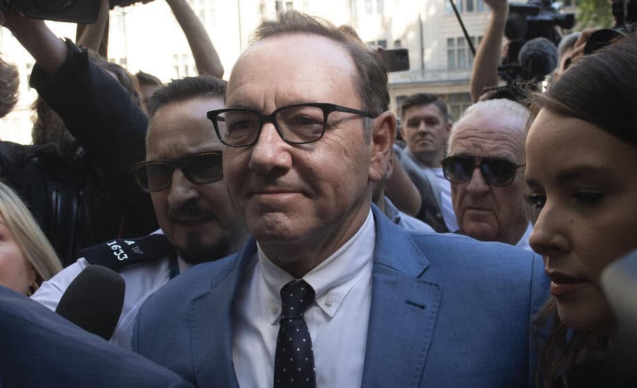 Kevin Spejsi se pojavio pred sudom u Londonu zbog optužbi za seksualni napad 1