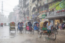 Monsoon rain in Dhaka Milioni ljudi pogođeni poplavama u Indiji i Bangladešu 5