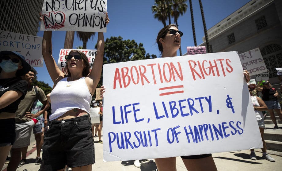 Odluka Vrhovnog suda o abortusu „zapalila“ SAD, protesti u svim gradovima 1
