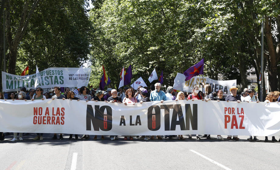 Hiljade ljudi demonstriralo protiv NATO-a u Madridu 1