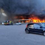 Granatiran tržni centar u Ukrajini, najmanje dvoje mrtvih i 20 ranjenih (VIDEO) 3