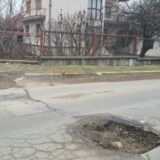 "Kad padne mrak vožnja Železničkom pretvara se u ekstremni sport": Šta se dešava u zaječarskoj ulici 12