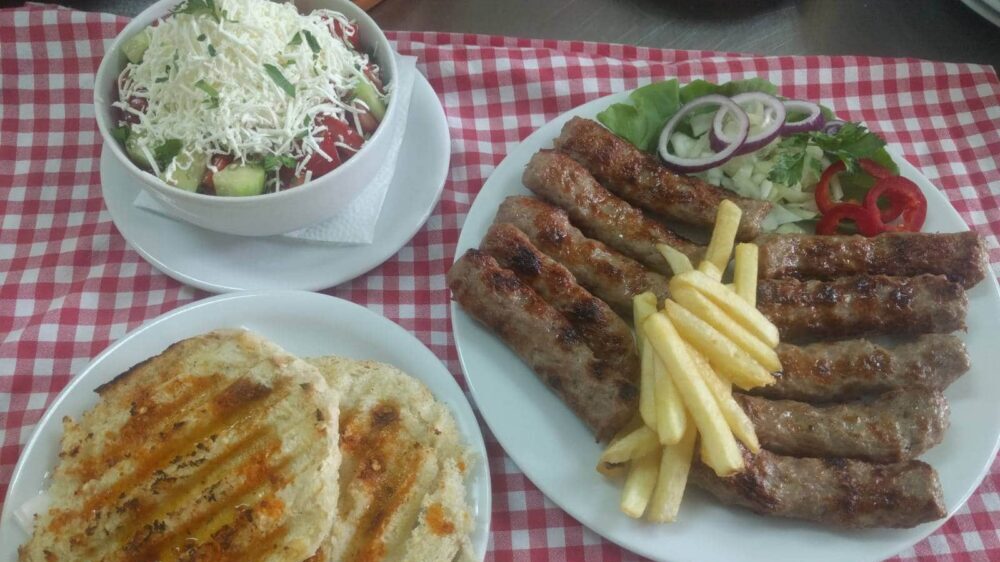 Koliko koštaju ćevapi, pečenje, pice, čorba i salate u restoranima po Srbiji? 6