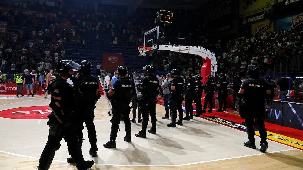 Finalna utakmica plej-ofa ABA lige između Zvezde i Partizana prekinuta 1